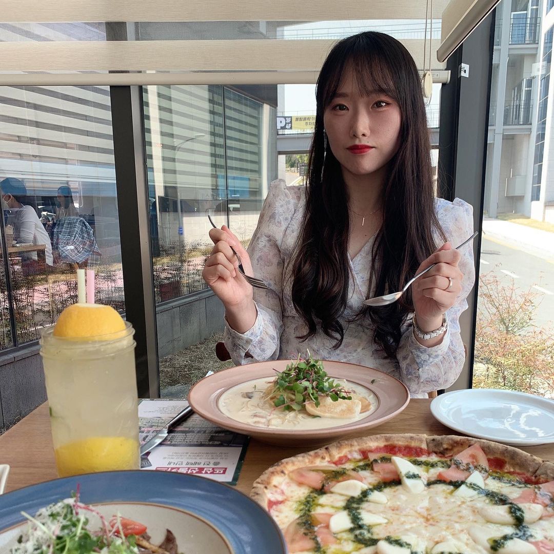 혬토링✨ on Instagram: “#협찬 뜨삽 수성못점🌿 오늘은 오빠랑 오랜만에 점심 데이트❤️ 대구 가볼만한 곳으로 인기가 항상 많은 수성못에 핫플로 자리잡은 뜨삽으로 방문 해 봤