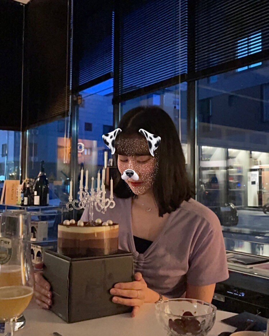 그야말로 내 인간관계의 과도기 그 중심에 있는듯한 25살 생일••

바쁜 와중 힘든 시국에 한 번이라도 제 생각 해주시고, 안부 물어주고 챙겨주신 분들 한 명 한 명 절대 잊지 않고 갚아나가겠습니다 너무 감사하고 고마워요 ❗️❗️❗️❗️❗️

좋은 하루 보내라는 말을 참 많이 해주셨는데,, 저는 원래 매일이 이미 좋은 날이기 때무네 ~! 좋은 기운 배로 돌려드립니다 여기요 🤲🏻 꼭 행복하세여 〰️〰️

#0726 #hbdtome #🎂