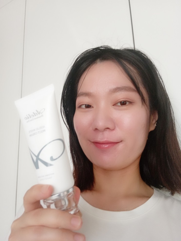 수분 촉촉 바르는 즉시 흡수되는 아델리오 화이트 멀티크림, 아델리오 미백크림