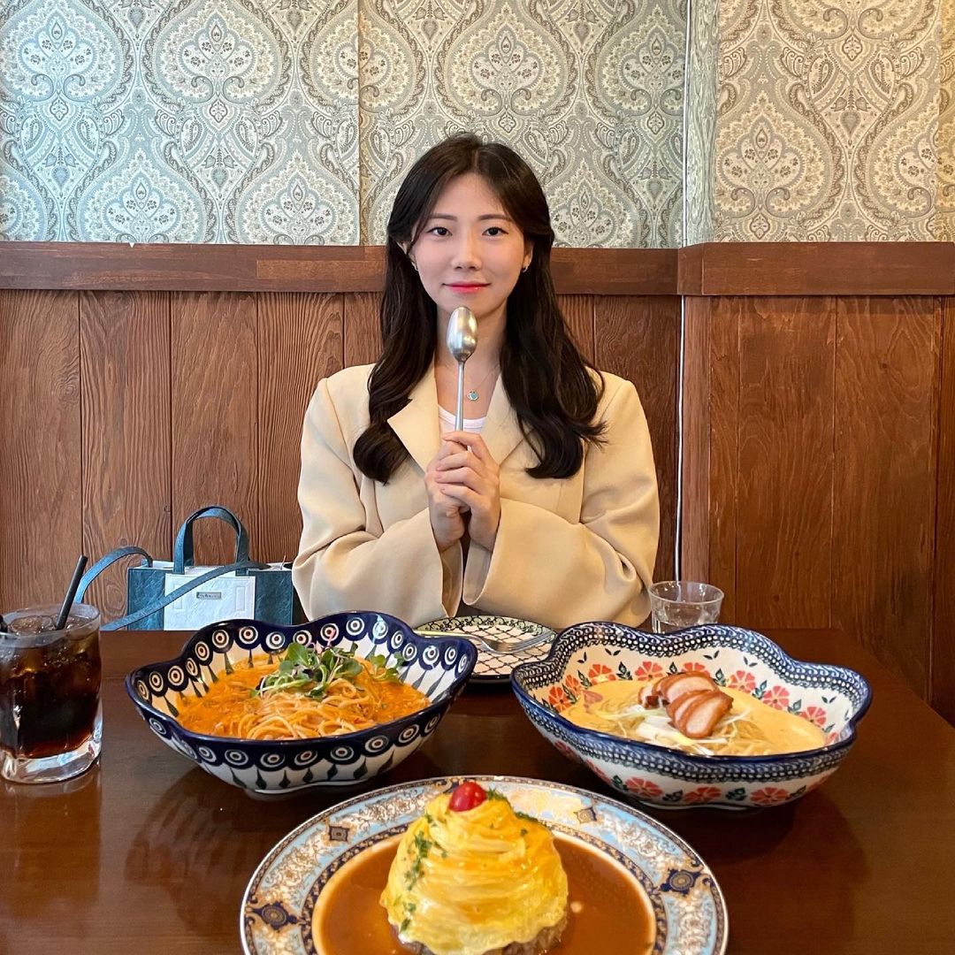 최규진’s Instagram post: “@favourite_yeonnam 찐맛집이라면 둘이 메뉴 세 개는 기본이쟈나여🤷🏻‍♀️”