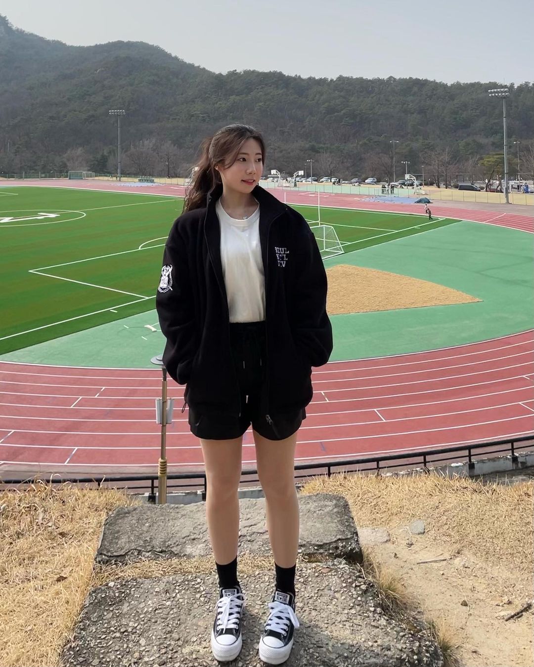 최규진 on Instagram: “스누샵(@snu_shop_official)에서 서울대학교 굿즈를 판매하고 있다고 해요.ᐟ.ᐟ 다가오느