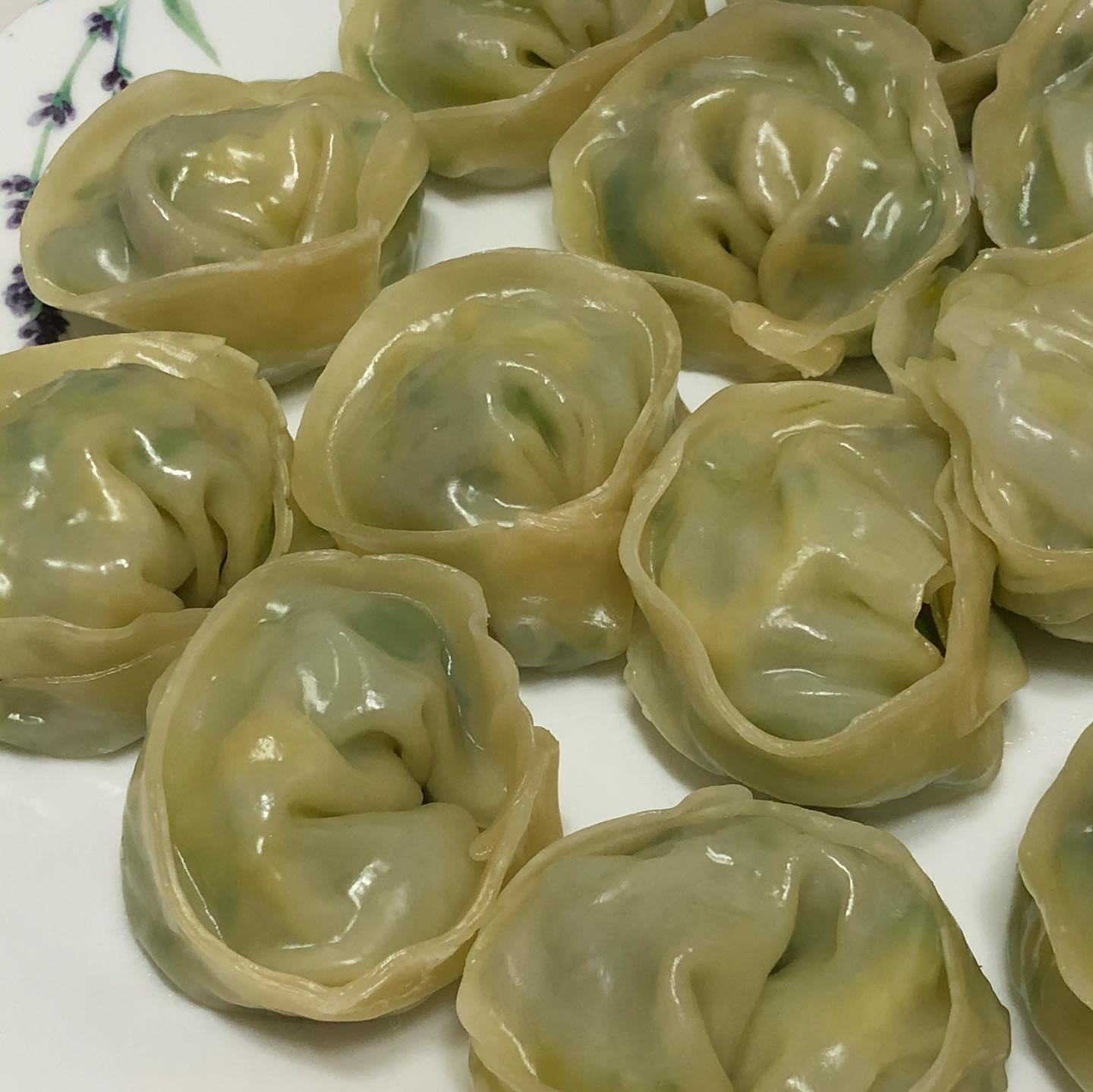 만두만두만두 만-두 🥟💚

#식단일기 #건강식단 #자칭 #맛집 #먹스타그램 #건강스타그램 #여름만두 #호박만두 #손만두 #간단요리 #레시피 #샐러드 #healthy #healthyfood #diet #saladoftheday