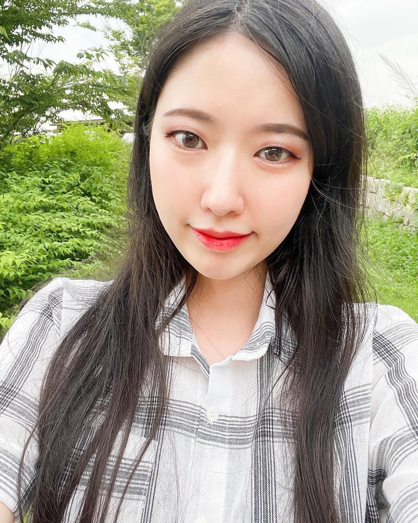 오랜만에 셀카 투척하는데 얼태기인지 그냥 사진이 이상한건지 그냥 다 맘에 안들오🥲🥲

#오랜만에셀카 #얼태기 #셀카투척