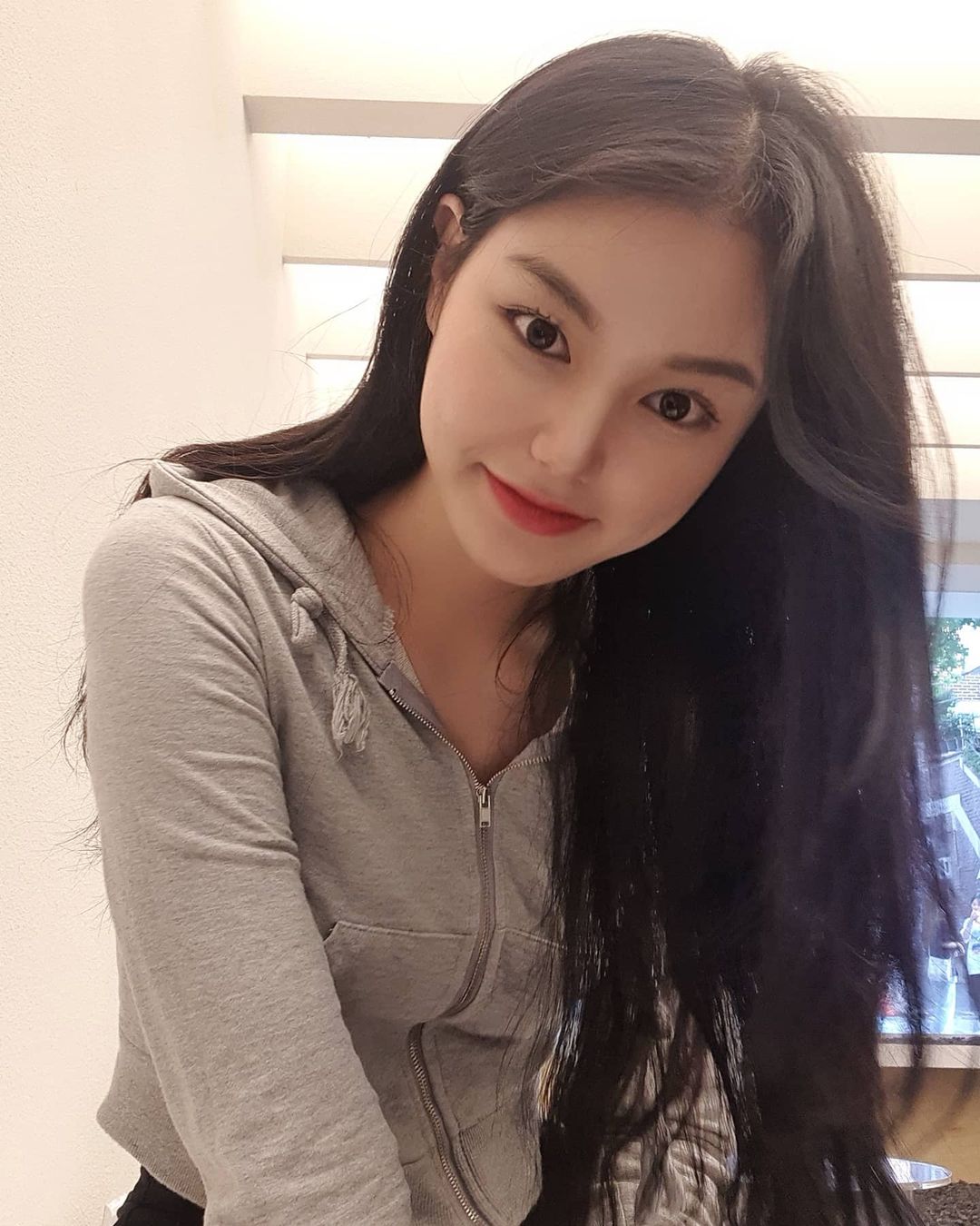 민영 on Instagram: “🐶 . . . . #feelin#필인#부천카페#카페#부천역카페”