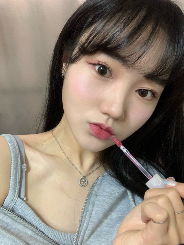 얼굴 확 밝혀주는 쿨톤 인생틴트 발견♡ [롬앤 시스루 매트 틴트 - 10연지보라]
