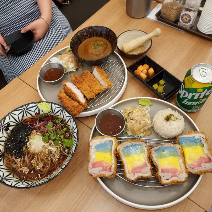 무지개색 치즈의 오지개 돈카츠가 유명한 시흥 은계지구 맛집 <오유미당 은계점>