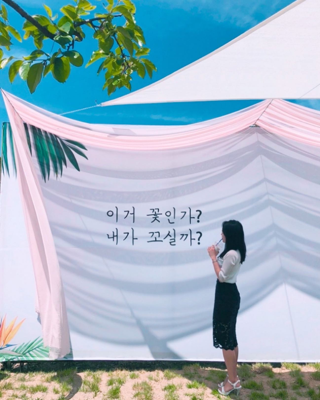 #약간덥긴하지만 #선선한바람 #기분좋다

오늘 출근했어야 됐는데,
철없는 땡땡이 시전 ~~ ㅎ

아 몰랑~😖
일단 푹 쉬었으니, 월욜일은 월욜에 생각하잡

#주말을 #즐기자 #띵가띵가
