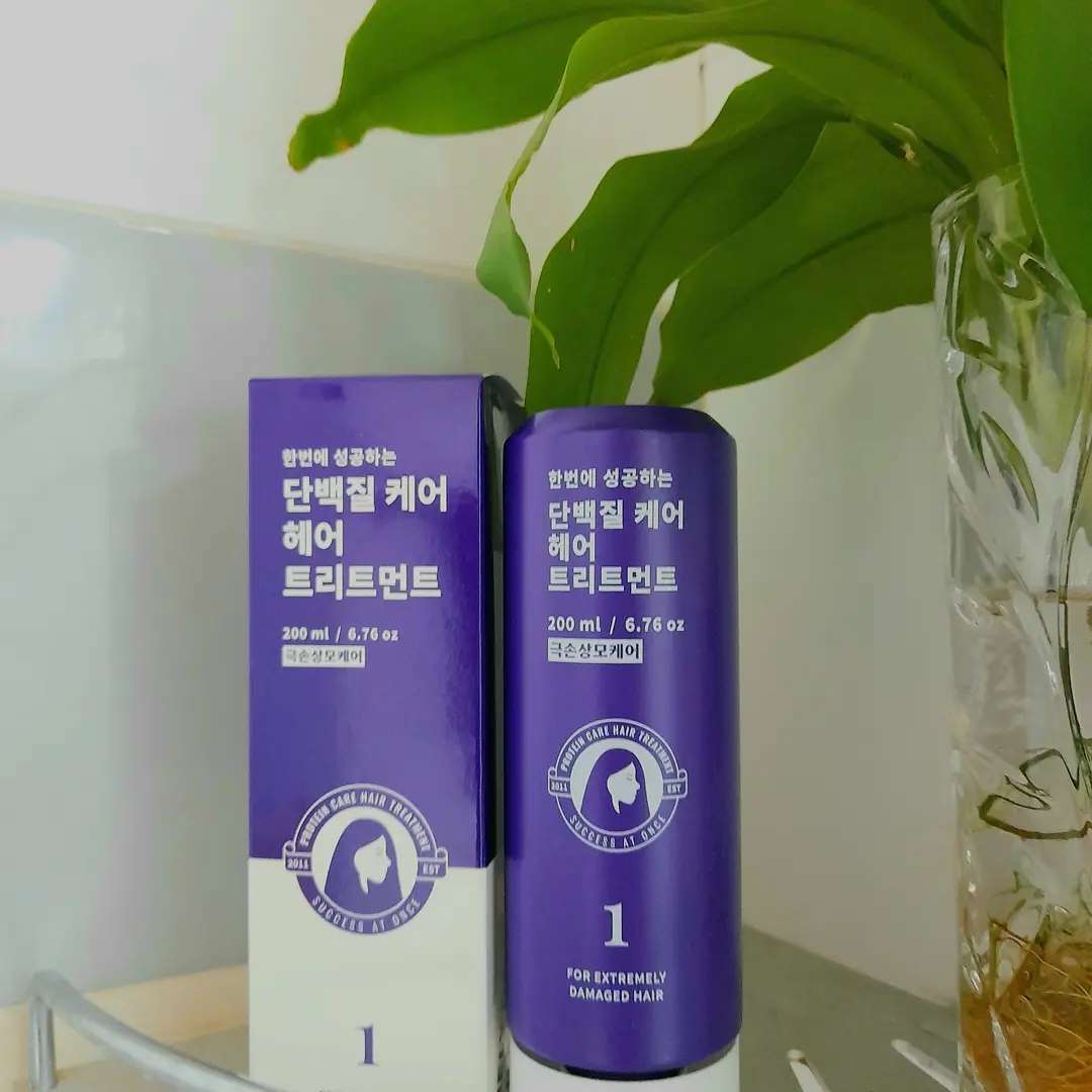 10 Likes, 2 Comments - 김혜임(金慧贤)🇰🇷 (@hyeim_102) on Instagram: “#협찬 작년에 매직을 했는데 완전 심한 곱슬이라 다시 돌아왔거든요🤢 근데 #한번에성공하는트리트먼트 로 관리 해주니깐 부드럽고 차분한 머릿결로 돌아왔어요!...