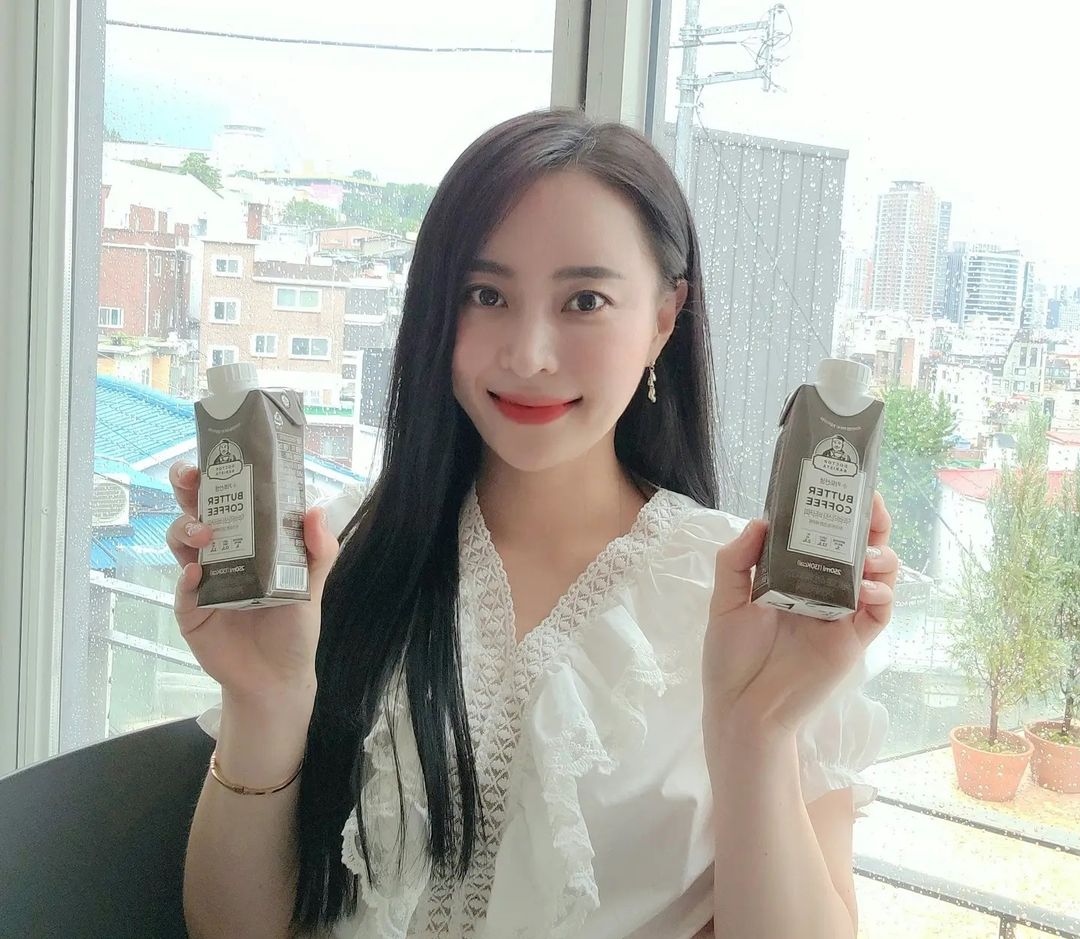🇮 🇫 🇦 _ 🇾 🇺 🇷 🇮’s Instagram post: “#광고 . 바리스타 자격증 있는 제가 추천드리는 건강한 커피 ☕ . 식사대용으로 좋은 방탄커피에요! 요즘 아침엔 무조건 키토선생 Butter Coffee로