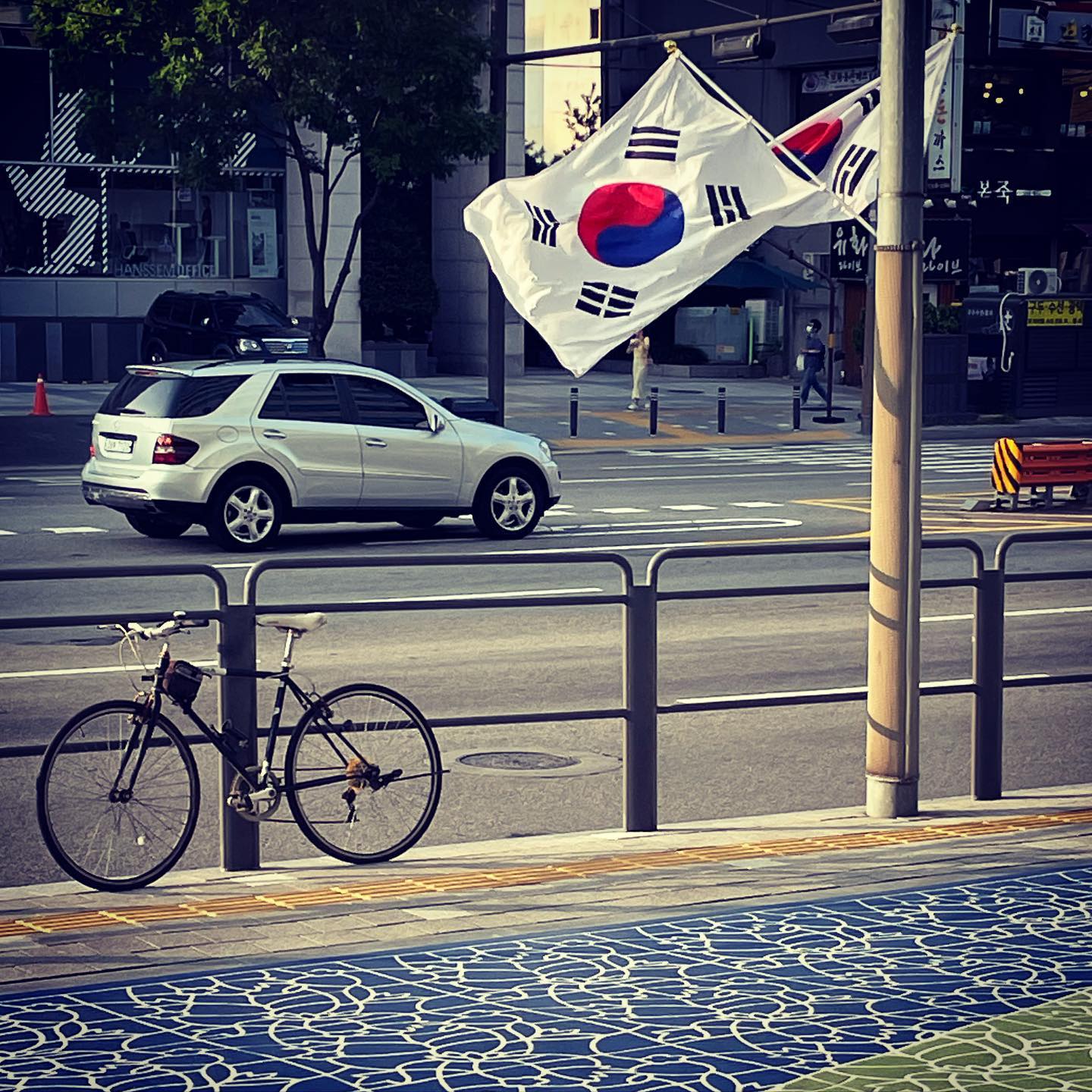 #76주년광복절🇰🇷 

"역사를 잊은 민족에게 미래는 없다"
지금의 대한민국을 만들어주신 분들에게 감사하자~~