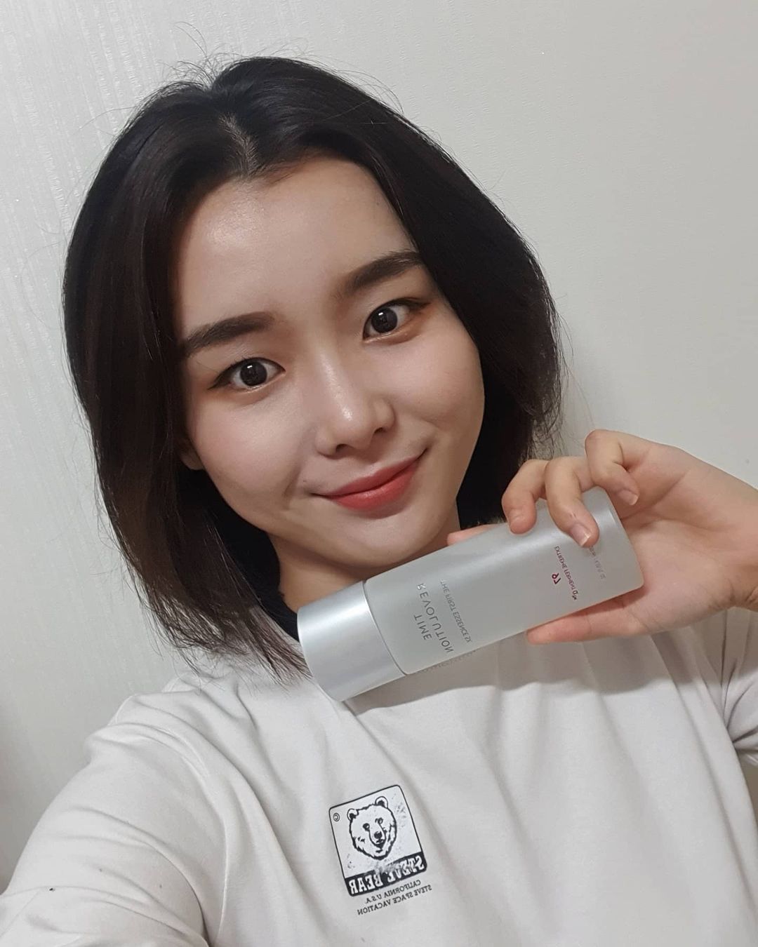 최보원 on Instagram: “#광고 #협찬 #제품협찬 미샤에서 미샤프라이즈로 선정되어 제품 협찬을 받았어요❤❤ 제품은 '미샤 타임 레볼루션 더 퍼스트 에센스 파이브엑스'로 주름개선과 미백 2중