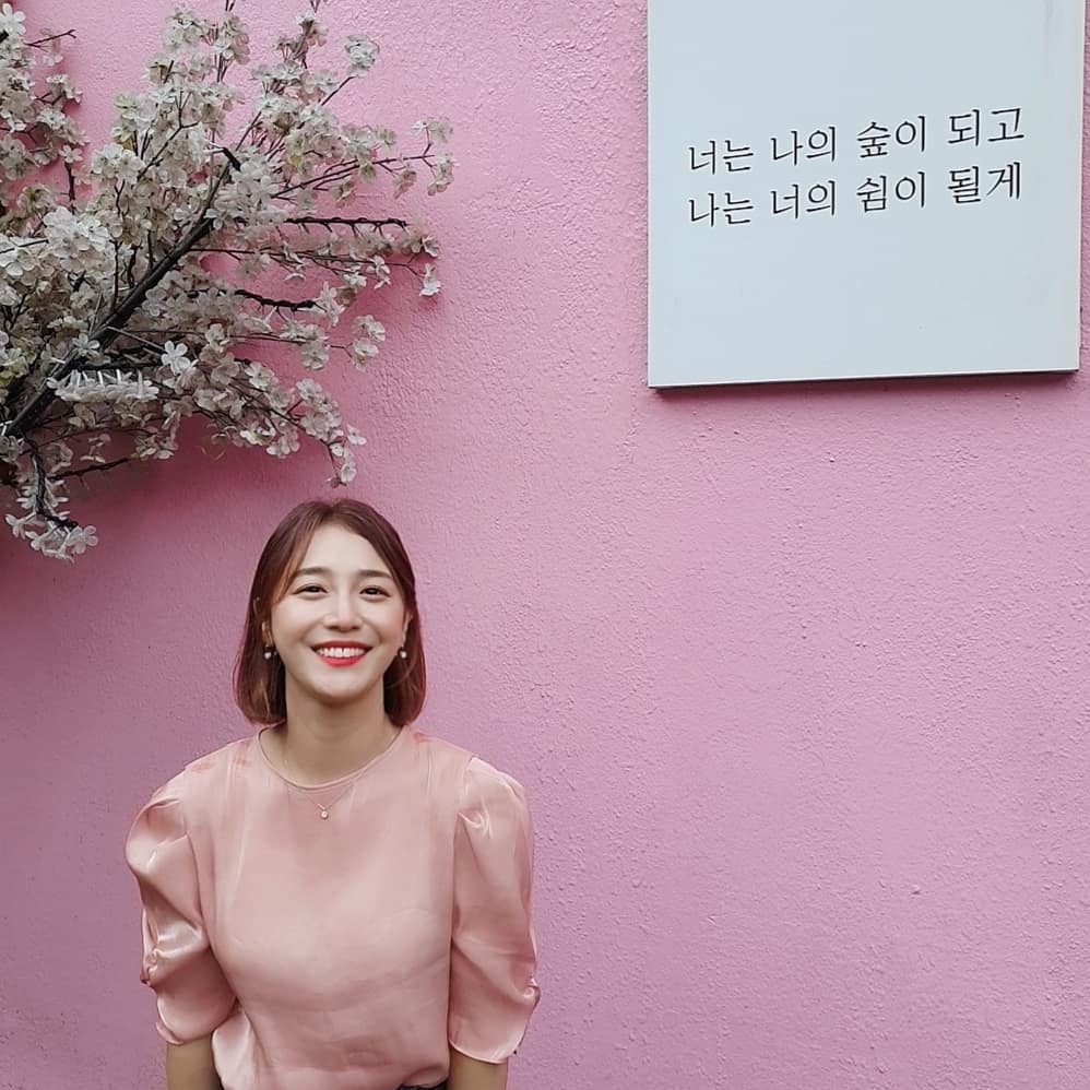 kimvely on Instagram: “여주 숲을그리다 팬션부터 카페 식당 넘치는 풍경까지🌱 푸릇푸릇하고 예쁜경치에 대만족💘 @forest_sketch_ @ffroi_ @ffroi_signature . . . #여주맛집#여주카페추천 #숲을그리다#