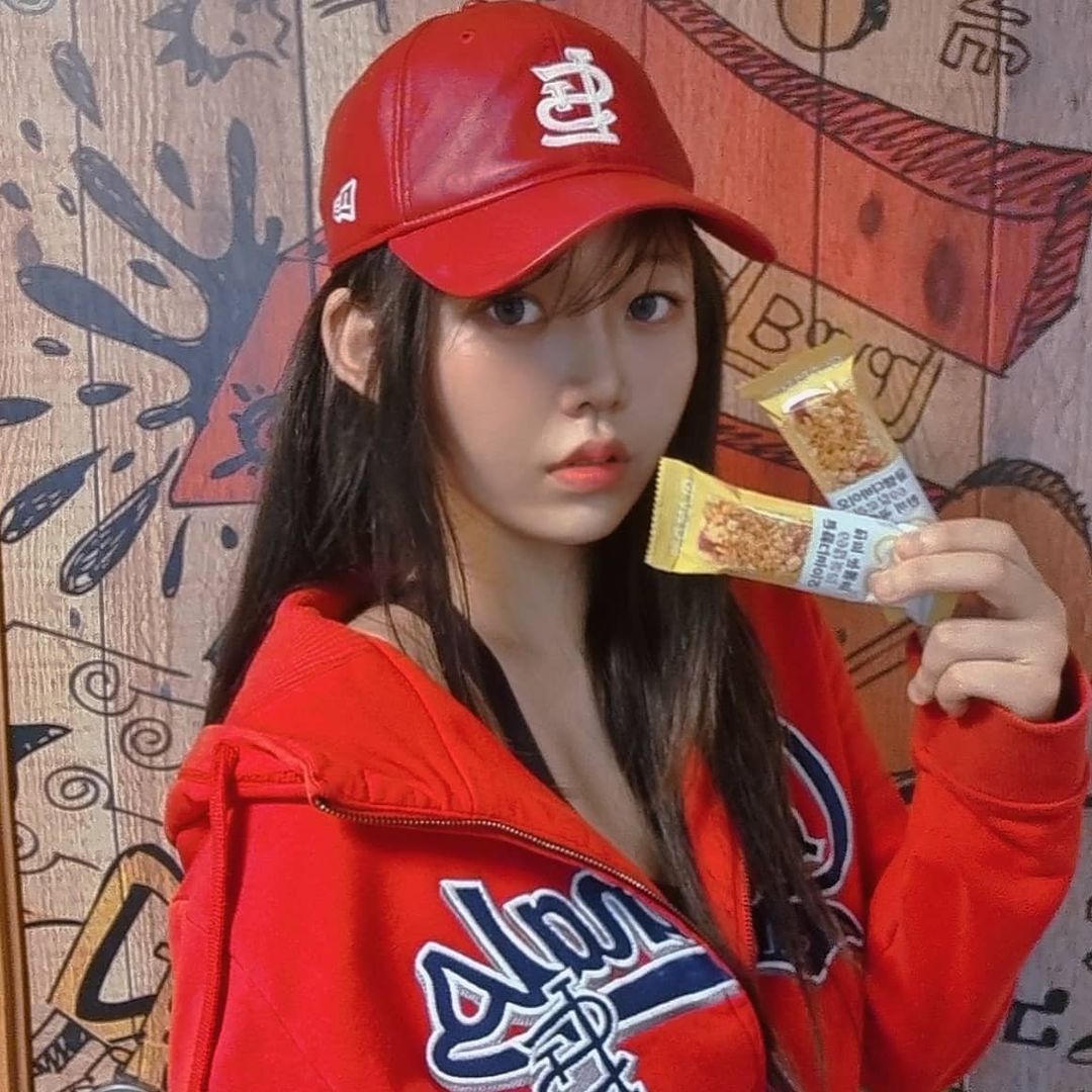 백하은 𝓑𝓪𝓮𝓴 𝓗𝓪 𝓔𝓾𝓷 on Instagram: “#협찬 글램디바이오 69칼로리 한끼 곡물바🤍 👉 20g 69kcal 👉 국내 제조 HACCP 인증 다이어트 제품으로 유명한 <글램디바이오> 그