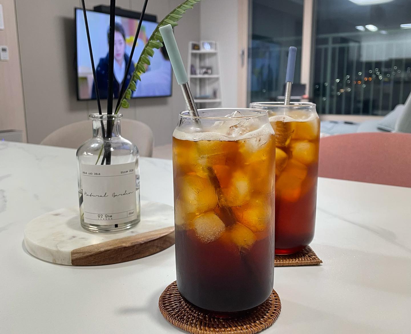 아아를 왜 먹는지.. 아무리 먹어도 맛없다는 짝지의 입맛을 바꿔버린 내 신혼살림 1등 아이템❤️
.
.
.
맛이 그전에 먹던 돌구, 스벅캡슐이랑은 비교 불가네요.
.
.
.
사용한지 두달 좀 넘었는데 매일 만족중🥰 자동세척기능과 추천인 코드 필요하신 분들은 초록창에서 #바그나로그 ➡️ https://blog.naver.com/eunhwanimaaa/222491956621
.
.
.
#내돈내산 #전자동커피머신 #커피머신추천 #전자동커피머신추천 #드롱기 #드롱기커피머신 #드롱기전자동커피머신 #드롱기매그니피카s #홈카페 #홈카페놀이 #신혼스타그램 하루 커피 세잔 기본🤭