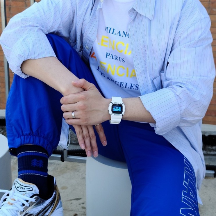 지샥 X 디스이즈네버댓 흰색 시계 DW5600 여름 이거예요
