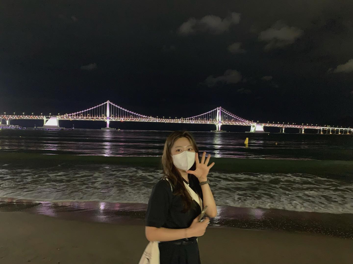 요즘은 너어엉어무 빨리 흘러가버리는 시간 짜식이 아쉽고 애틋하고 소중해서 콱 붙잡고 싶지만,, 
그냥 매 순간 최선을 다하고 열심을 다하는 수밖에 ,, ❗️( o̴̶̷᷄ ·̫ o̴̶̷̥᷅ ) 
🕐🕒🕓🕔🕕🕖🕗🕘🕙🕚