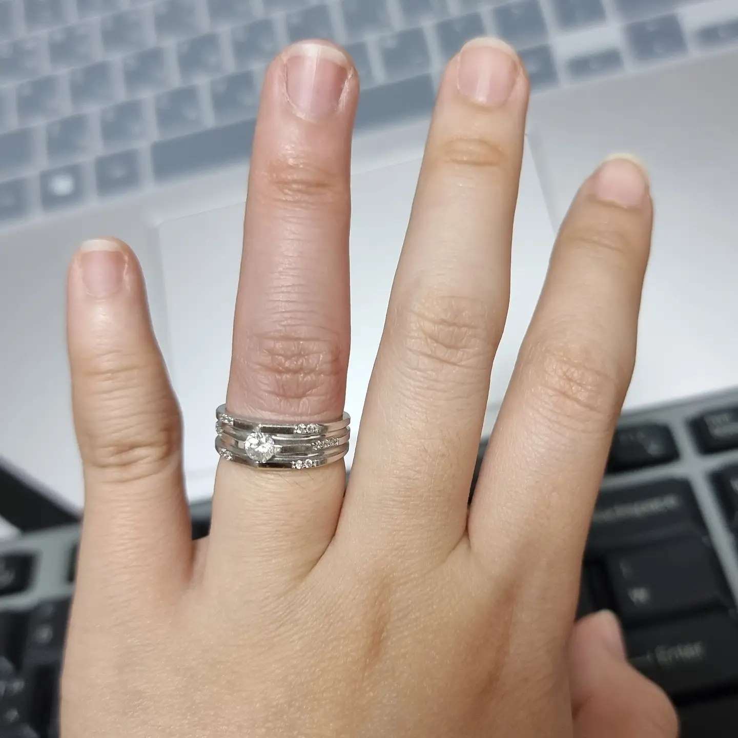 결..혼반지 다시 끼고싶은데...
손가락이 반지끼면 터질거라고 협박하는거같다;;;
늘리러 가는게 왜이렇게 귀찮은지ㅠㅠ
당일날 늘려주는데 없나..??

#인업같이 #맞팔 #맞팔하면선팔 #맞팔가요 #맞팔은댓글로 #맞팔선팔환영 #맞팔해요 #맞팔그램 #맞팔댓 #맞팔환영 #맞팔디엠 #맞팔디엠필수 #맞팔디엠..또는..댓 #맞팔디엠댓글 #맞팔100 #맞팔로우 #맞팔해 #맞팔해요우리 #맞팔대환영 #맞팔소통 #맞팔소통환영 #맞팔고 #맞팔가능 #맞팔반사 #맞팔100프로