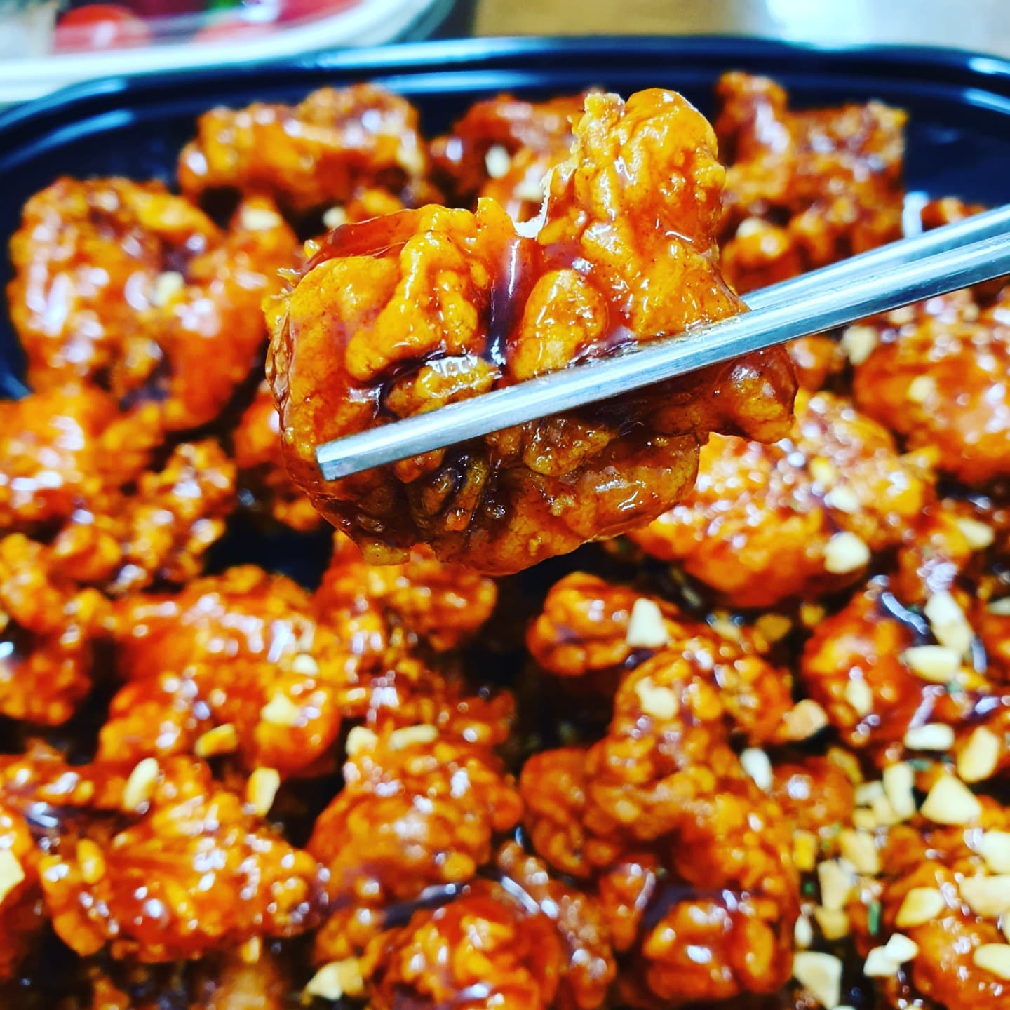 처음  먹어본 #이마트트레이더스 #닭강정

이게 실제 양이 맞는지. 많아도 너무 많아~~~😆

맛도 조앙🍗 

#트레이더스추천상품 #트레이더스