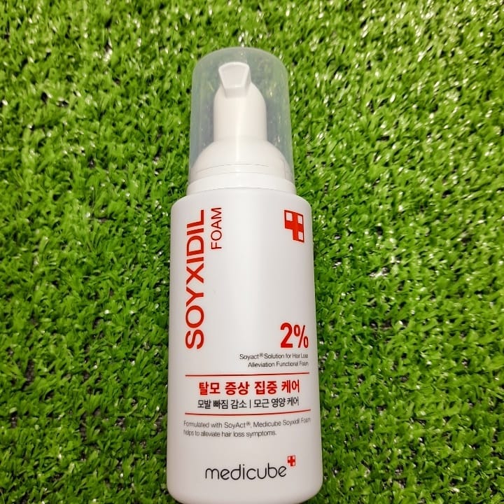 김혜임(金慧贤)🇰🇷 on Instagram: “#medicube @medicube_korea#AD#협찬 국내 최초 탈모 기능성 성분 소이액트 2%가 함유된 소이디실 폼! 휴대용의 작은 크기입니다 펌프질을 하면 초반은 부드러운 폼