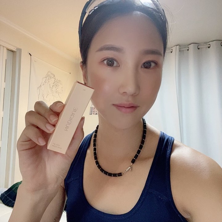 영선🦋 on Instagram: “🦋협찬제품🦋 . . 요번엔(누디크 순 스킨 립틴트)를 협찬받아서 발라보았는데 두가지 버전으로 한번은 그라데이션 한번은 풀발색으로 다 발라보았는데!!! 일단 너무