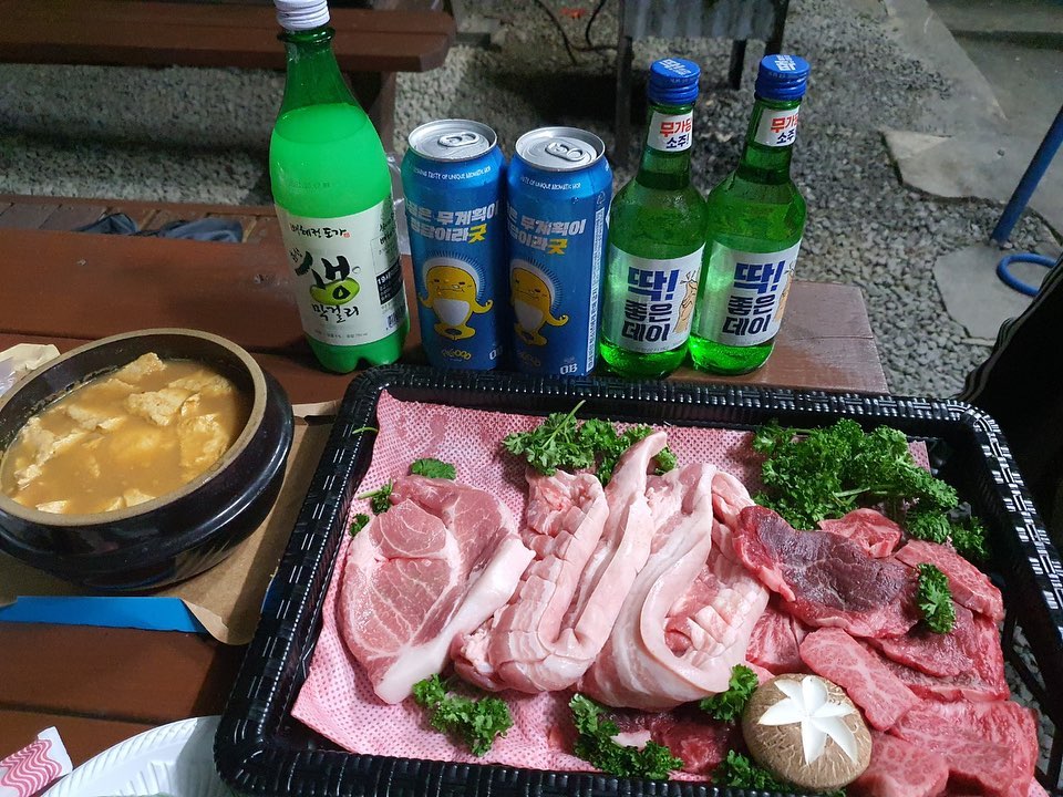 놀러다니기좋은날씨가왔다!

#바베큐#함양펜션#경남펜션#흑돼지바베큐#삼겹살구이#목살구이#한우구이#숯불구이#막걸리#소주#맥주#제주도삼겹살#문산한우지예#먹스타그램#술스타그램#여행스타그램