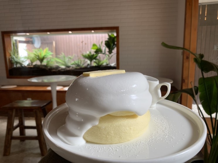 경주 황리단길 한옥에서 맛보는 수플레팬케이크 "훌림목"