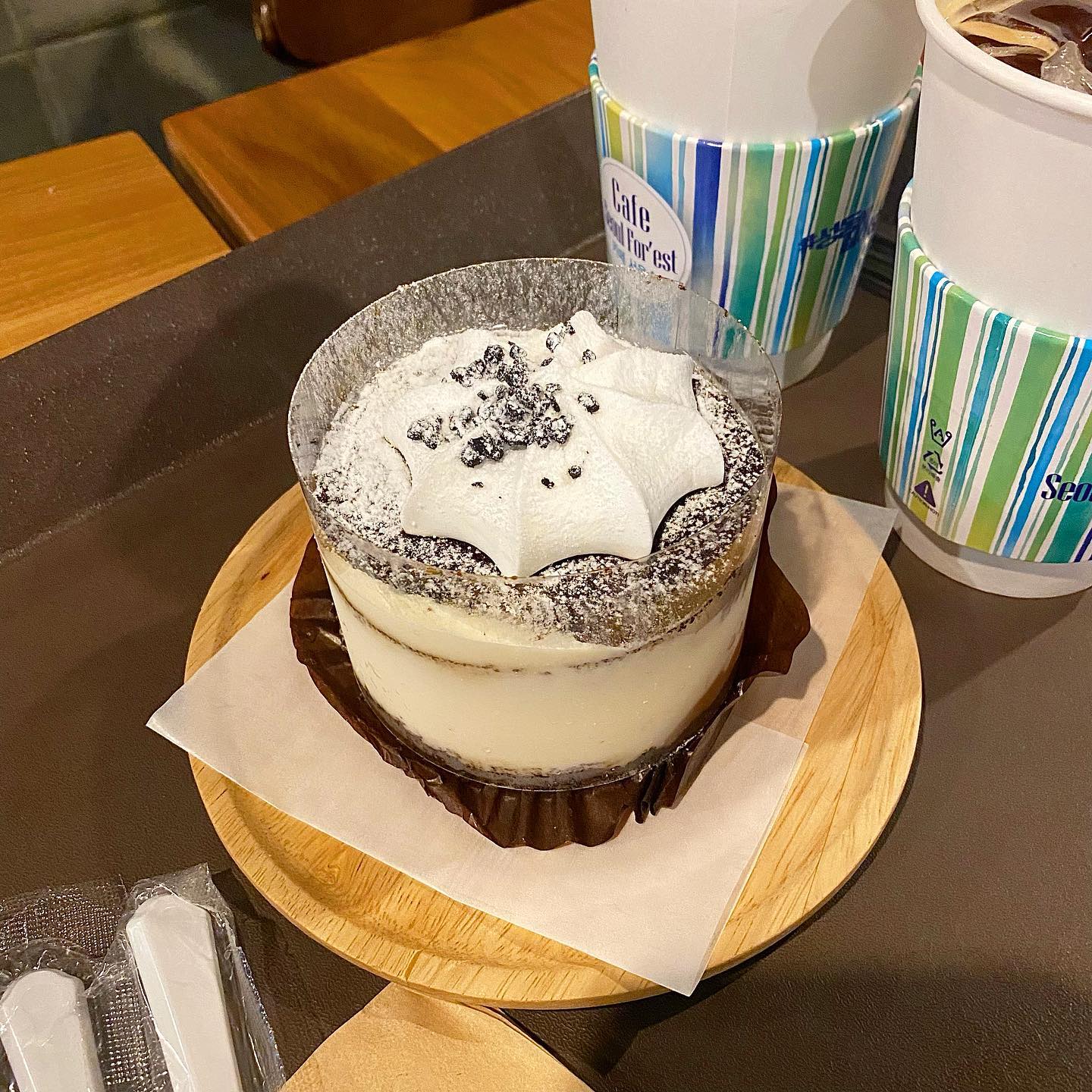 서울숲 산책 후 카페 🍰
오늘 재밌었는데 또 낯가림이 폭발함 🔥
어쩔 수 없어… 이게 최선이야 😇