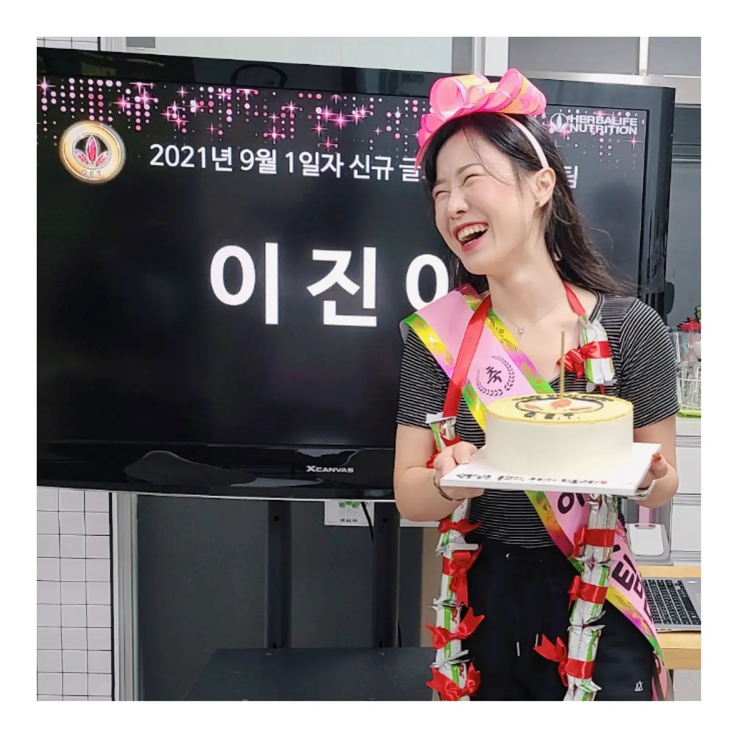 오늘은  따로 올리고 싶으니까 연달아서🤣
입 찢어집니다 감사합니다🙇‍♀️ #인간화환 #승진인증
