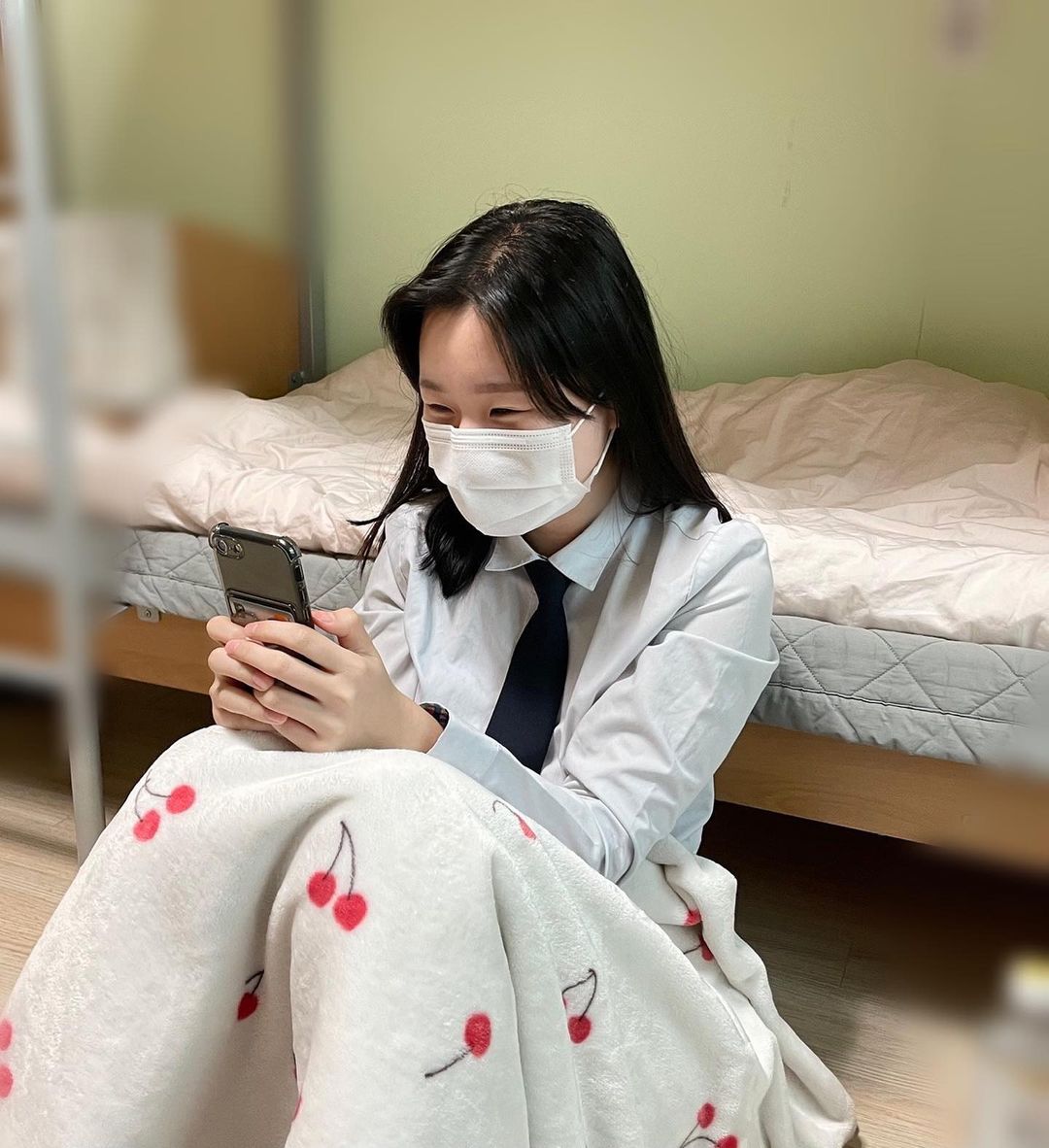 이찬희(맞팔) on Instagram: “#광고 [🧡탱글🧡] 음성기반 sns 어플로 통화하면서 채팅 가능해요! '탱글'다운 후 컬러테스트 ,AI목소리 테스트를 할 수있어요! ❣️컬러테스트❣️ 채팅