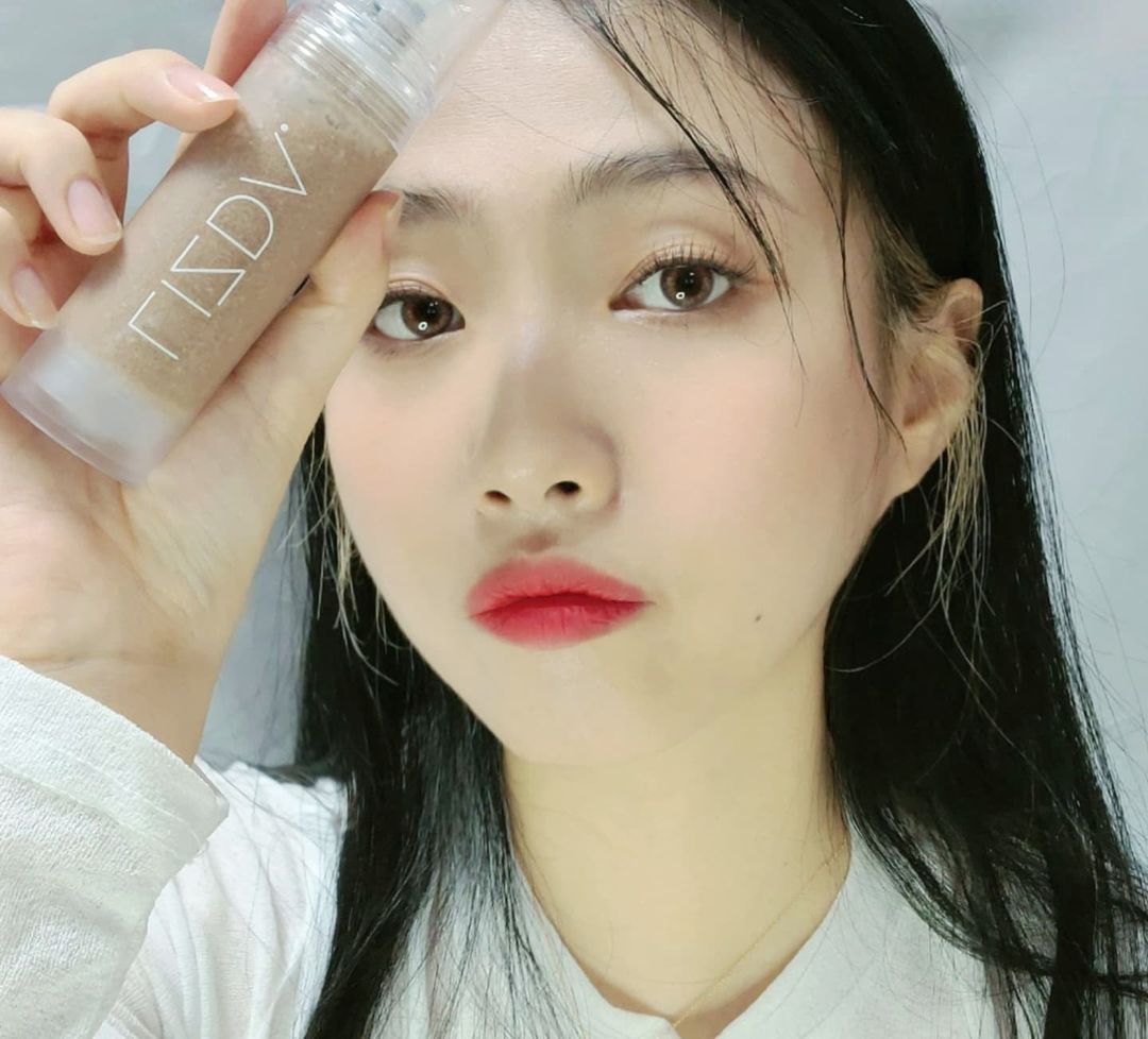 sentido on Instagram: “#협찬 원래 내 피부인듯 자연스러운 피부연출❤ 에센스가 물처럼 들어있어 캡슐이 터짐과 동시에 에센스가 피부에 스며들어 자연스럽게 빛나는 피부를 연출해 준답니다.