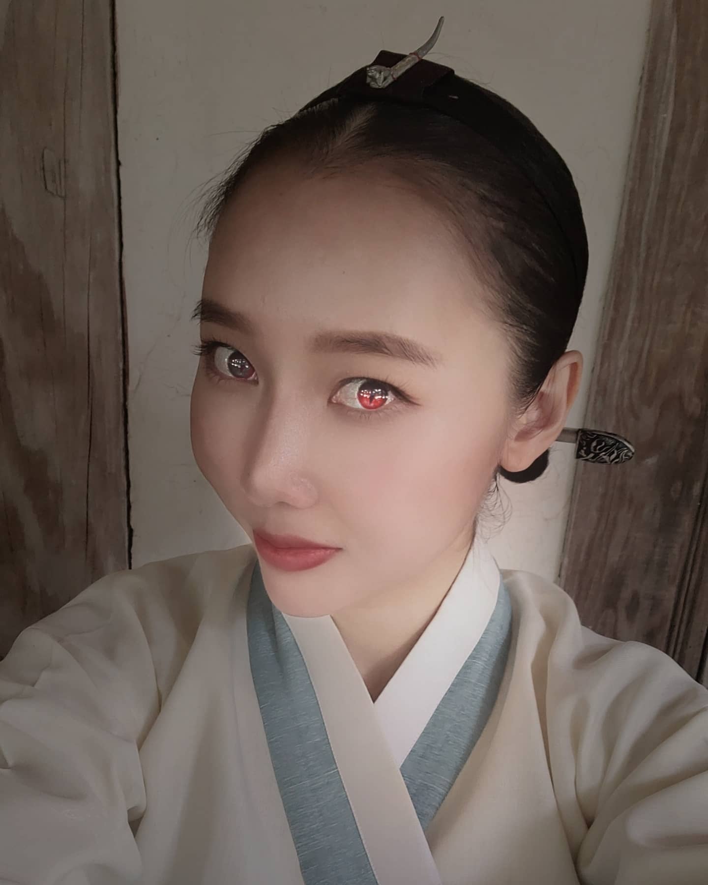 머리 이렇게 하고 뱀파이어 필터 씌우니까
#킹덤 같다ㅋㅋㅋㅋㅋ
오늘은 상궁❤