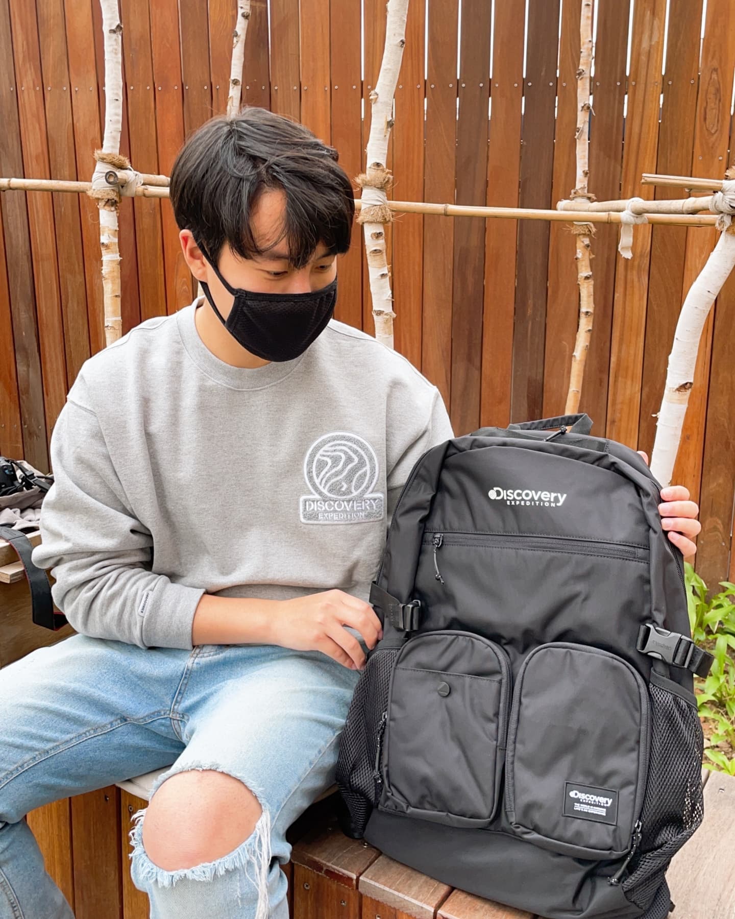 #광고 #디스커버리 discoveryexpedition_kr
✔장점 : 조금 쌀쌀해지는 날씨에 딱 입기 좋은 맨투맨 + 백팩
(상세 후기는 블로그에도 있어요😄)
⠀
더웠던 여름도 다 지나가고, 조금씩 쌀쌀해지는 날씨에
무난하게 입기 딱 좋은 깔끔한 디스커버리 맨투맨🐱
⠀
부클 심볼이 돋보이고 좋아하는 살짝 어깨선까지만 오는
오버핏 맨투맨이고 촉감도 좋아서 매일 입고다니고시픔 🥲
⠀
백팩도 심플하면서 무난하고~ 예뻐서 야외활동할때
가지고 나가기 딱 좋게 세트로 나왔으니 블로그와서 사진구경ㄱㄱ
⠀
#디스커버리 #디스커버리익스페디션 #디스커버리맨투맨
#디스커버리가방 #맨투맨 #맨투맨코디 #맨투맨추천 #남자맨투맨
#여행가방 #여행백팩 #백팩추천 #등산가방 #가을코디