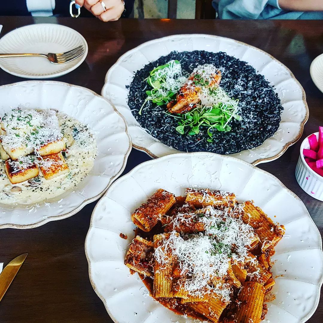 #
#영도투어
#그라치에
#감자뇨끼#🥔#👍👍👍👍
#라구리가토니#🍝
#통오징어먹물리조또#🦑
#흰여울문화마을
#구름에#☕
#루프탑카페
#힐링
#일상
#먹스타그램🍴