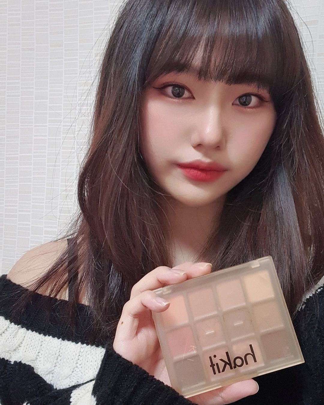 @k_wonvely_ on Instagram: “#협찬 [하킷] 홀리몰리 레이어 팔레트 (+ 레이어 퍼지 틴트)🤎 하킷 브랜드는 10월 14일에 첫 런칭이 되었어요! 쓸수록 즐거워지는 하하키키의 의미를 담은 브랜드예요