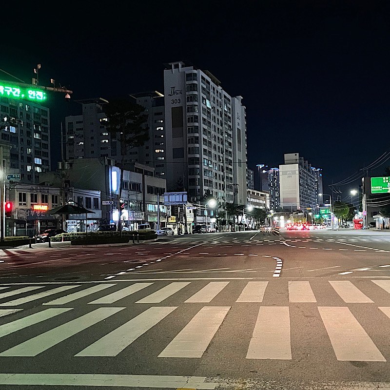 퇴근 하고 싶다~ 언제 퇴근 하려나 
.
.
.
.
.
#직장인 #야경 #밤 #퇴근 #목요일