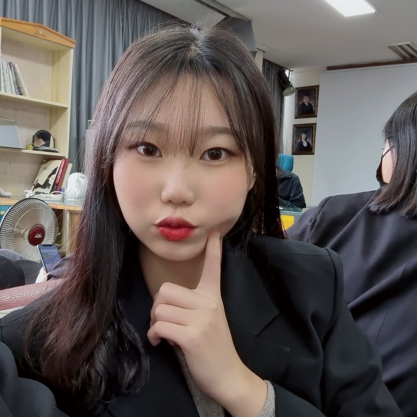 졸업사진은 찍었는데 언제 졸업해요..