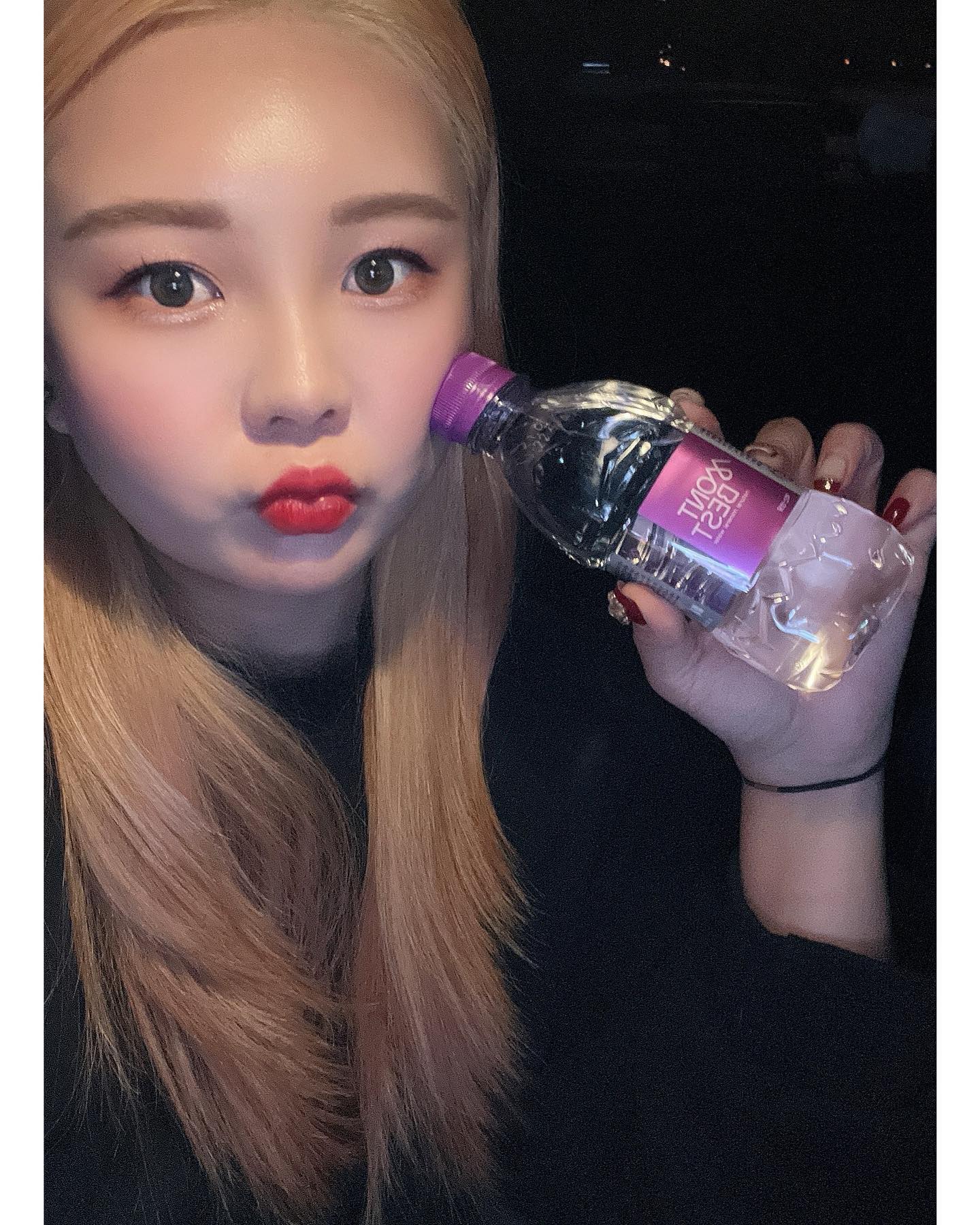 #협찬 montbest #몽베스트 #프리미엄생수
1L 사이즈로 잘 애용하고 있는 몽베스트!
미니한 사이즈로 330ml 마시고 있어요!
물을 잘 마시지 않는 저에게 딱 좋은 사이즈여서
하루에 몇 통 비워내기 실천 중!
⠀
다음 버전은 환경을 위해서 무라벨이였으면 좋겠네요:)
맛있는 물 몽베스트♡
⠀
⠀
#몽베스트330ml #몽베스트1L #몽베스트500ml #몽베스트2L #생수 #DreamYourDreamz #몽마를때 #MONTBEST