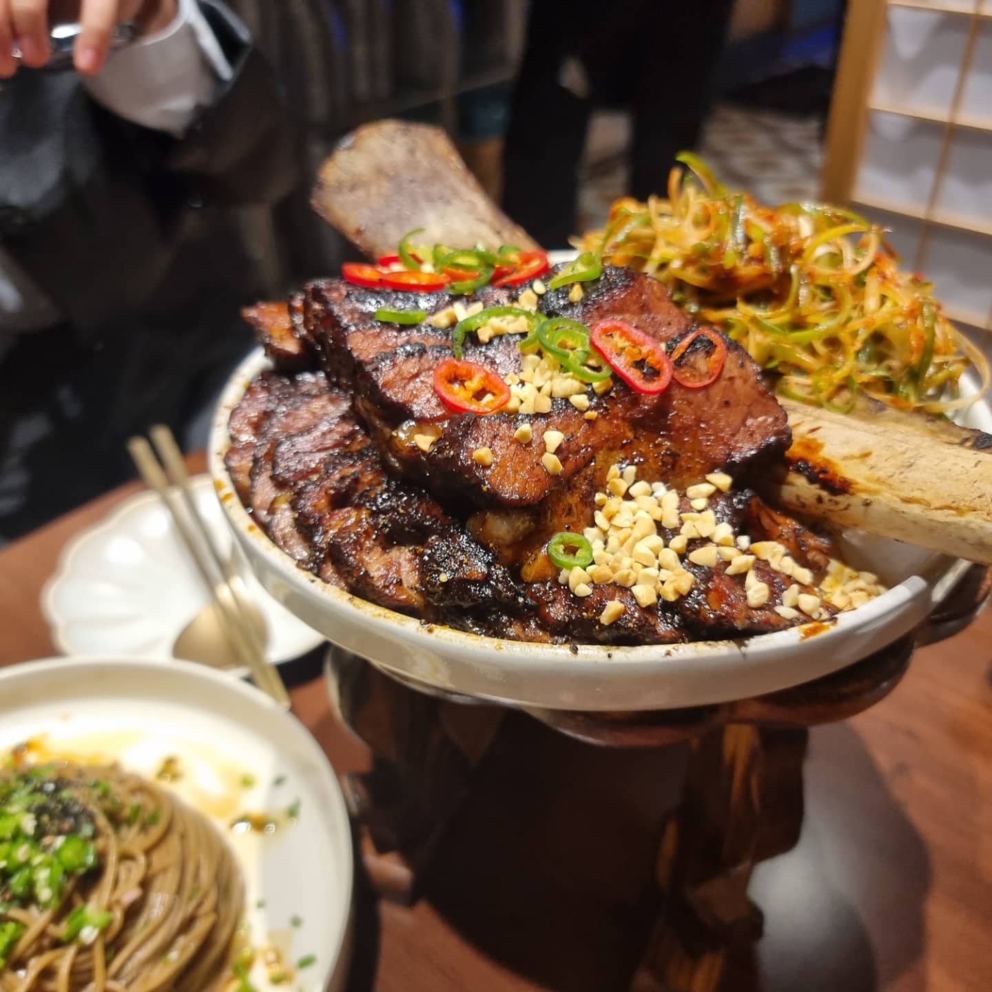 #호족반

주문한 메뉴 모두 맛없는 건 하나도 없었던 압구정 찐맛집
또 가고싶어❣

#우리의주말은
#우리의주말은_압구정