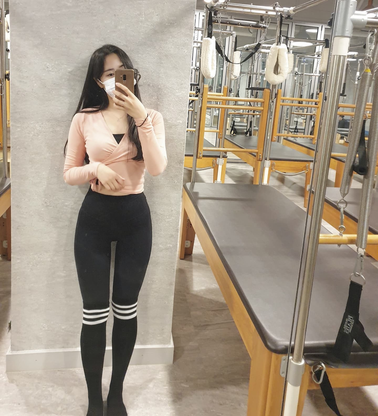 ❣필라테스 2달차❣

주3회 가려고 노력중인 나자신 칭찬해🙈🙈

일하면서 앉아만 있어서 체력이 딸리는 느낌을 많이 받았는데 
#더센터오브필라테스평촌점 다니면서 안쓰던 근육들 사용하니 개운한 기분💘💘

11월도 열심히 해보쟈~~😆😆

#필라테스 #범계필라테스 #평촌필라테스 #안양필라테스 #평촌기구필라테스 #필라테스추천 #홈트 #헬스타그램 #운동하는여자 #운동맛집 #필라테스그램 #더센터오브필라테스 #안양 #범계 #의왕 #광명 #셀피 #ootd #좋반