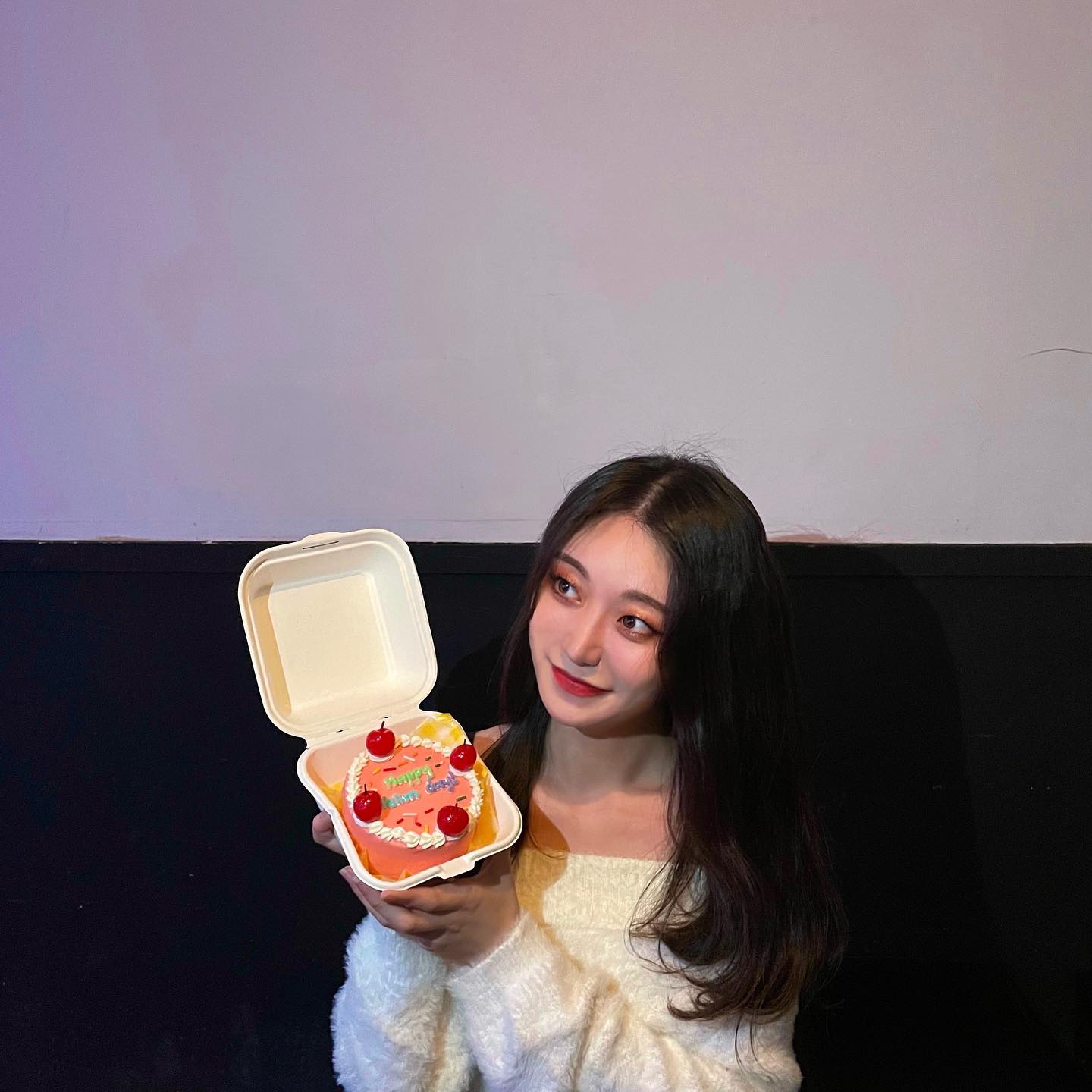 아가 돌잔치하는기뷴,, 
생일 축하해주신 모든분들 싸룽❣️
.
.
.
.
.
#이태원 #이태원맛집 #이태원카페 #이태원술집 #서울맛집 #셀카 #셀피 #셀스타그램 #얼스타그램 #케이크 #생일 #협찬문의 #좋반 #좋아요반사 #좋반테러 #맞팔해요 #데일리 #selca #selfie #lifestyle #likesforlike #followforfollowback #instagood #daily #instagram #ootd #フォローバック #いいねした人全員フォローする #いいね返し
