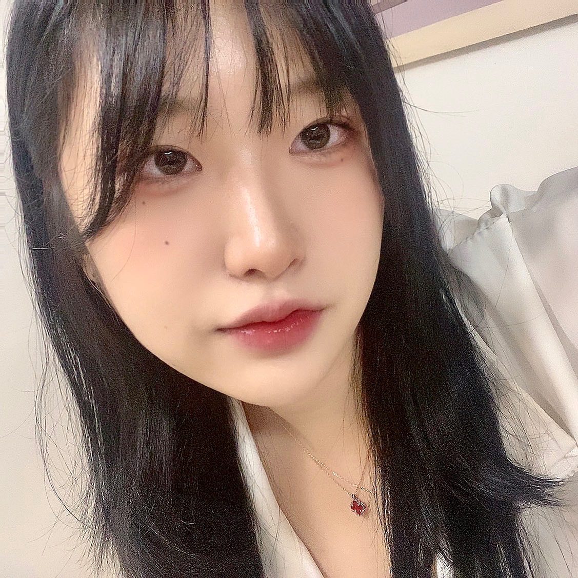 잘나왔대서 ㅎㅎ
예 흑발 했읍니다 . ( ᐛ )و