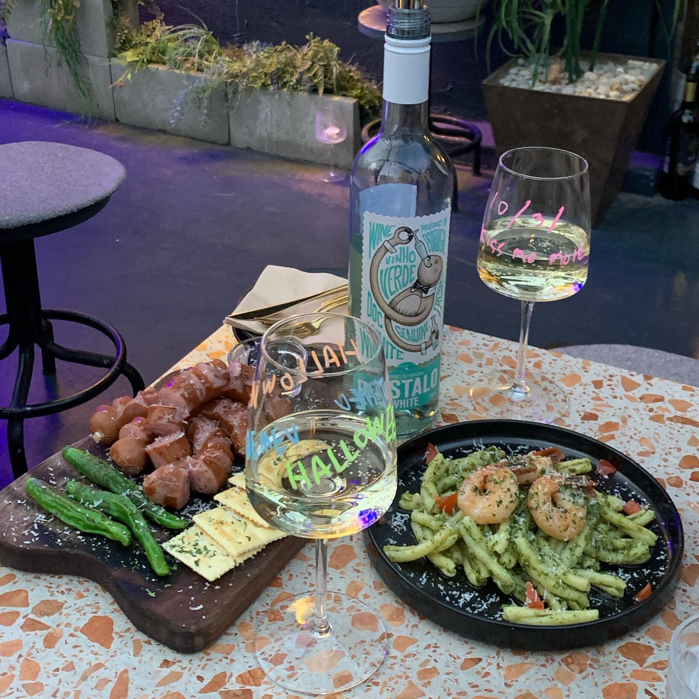 올해의 마지막 루프탑🕯과 그린 와인🥂