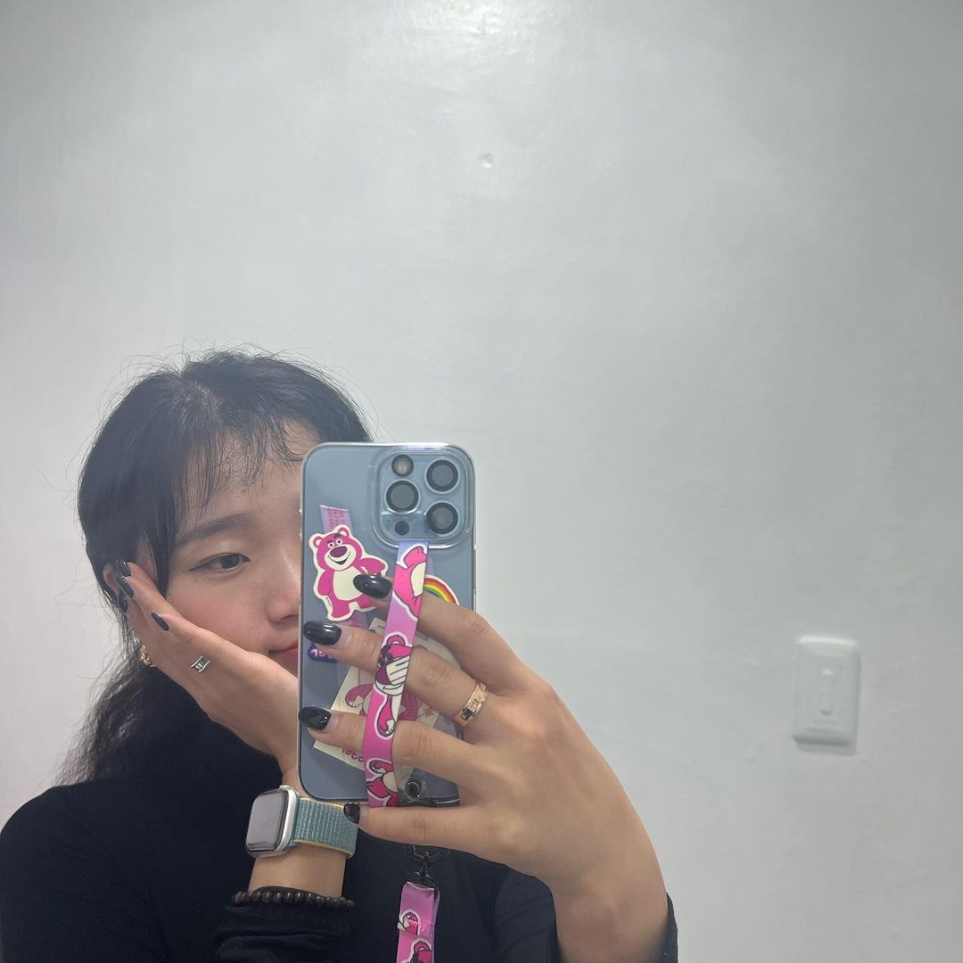 9갱또지 on Instagram: “🧸📸 . . . . . . #협찬 #하이루프 #하이루프폰스트랩 #highloop #highloopphonestrap #disney #disneystrap #폰스트랩 #핑거스트랩 #라쏘”