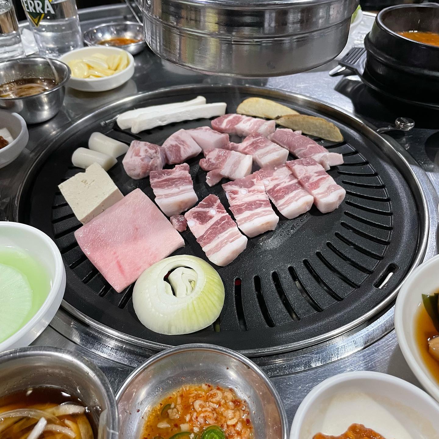 먹자마자 와 존나맛있다 라는 말밖에 안나옴
육즙 폭발 된장찌개 무한리필💯

#박창우의소백산왕소금구이