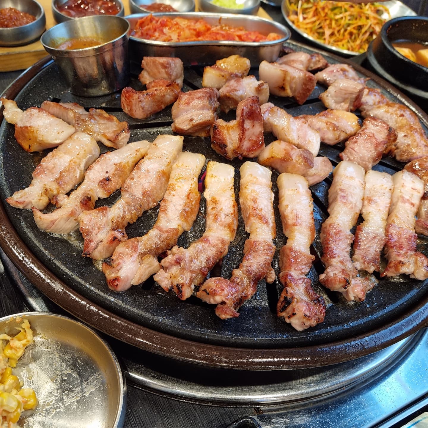 창동에 위치한 제주애육당!

돼지고기전문!
근고기 가격 49.900원
근고기는 모둠이라고 보시면됩니다.

육즙이 입안가득! 부위별로 식감이 다르다!
신선한 재료로 먹으니 너무 기분좋다!

주소 : 서울시 도봉구 도봉로136가길 73 신휴플러스상가 108호
전화번호 : 0507-1361-1292
영업시간 : 13:00-01:00

#창동맛집 #제주애육당 #창동고기맛집 #창동돼지고기맛집 #삼겹살맛집 #창동삼겹살맛집 #먹스타그램 #먹스타맞팔 #먹팔 #먹팔해요 #먹팔맞팔 #먹팔스타그램 #맞팔 #맞팔선팔환영 #맞팔해요 #선팔하면맞팔 #선팔하면맞팔가요 #좋아요 #좋아요그램 #좋아요테러 #좋아요반사 #좋반 #칼맞팔 #칼맞팔러
