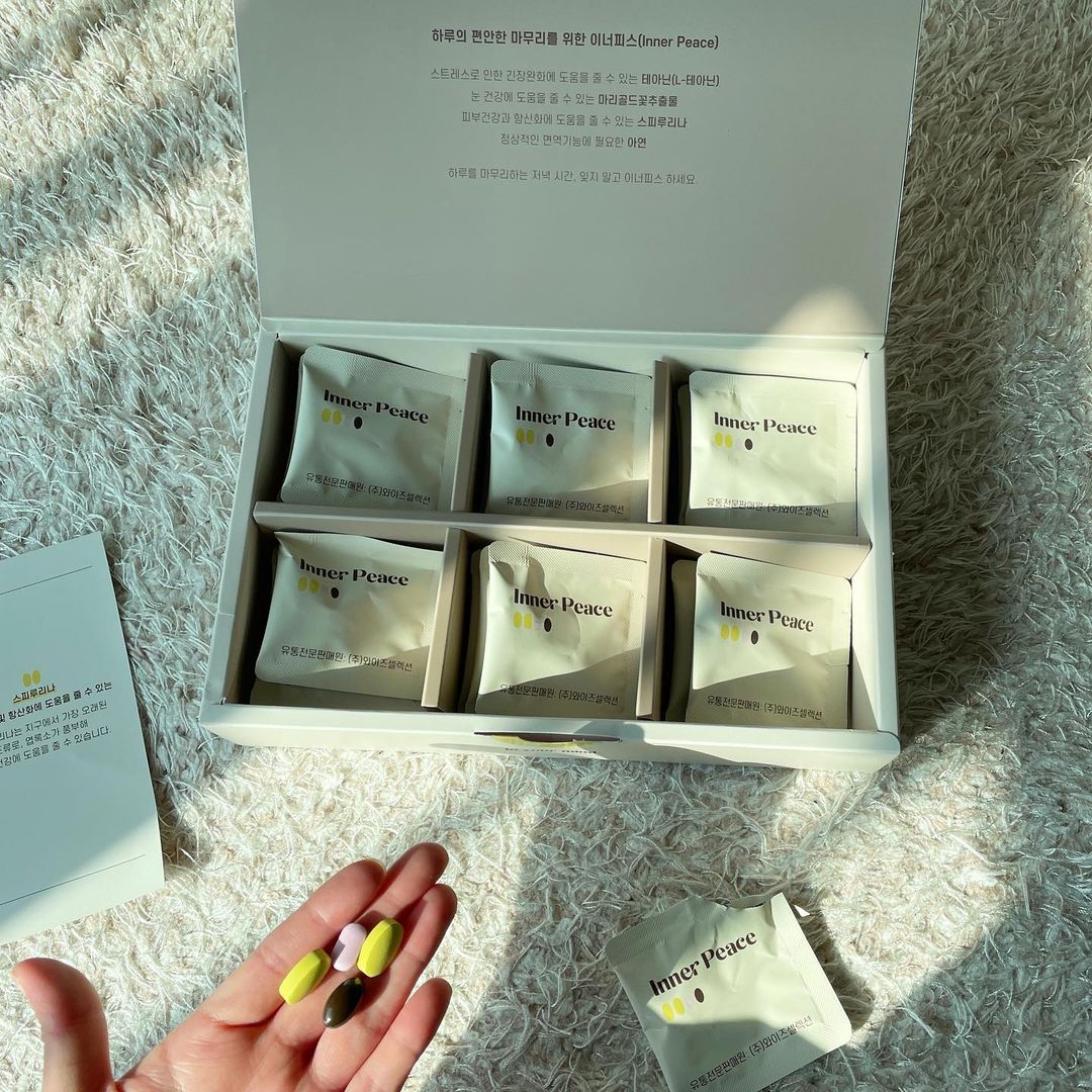 보예 on Instagram: “#협찬 @innerpeace__official #이너피스 💛 ✔️저녁 식후 1일 1회 ✔️소분이 따로 필요없어 위생적 ✔️간편하게 휴대가능 ▫️테아닌 - 스트레스로인한 긴장완화 ▫️마리골