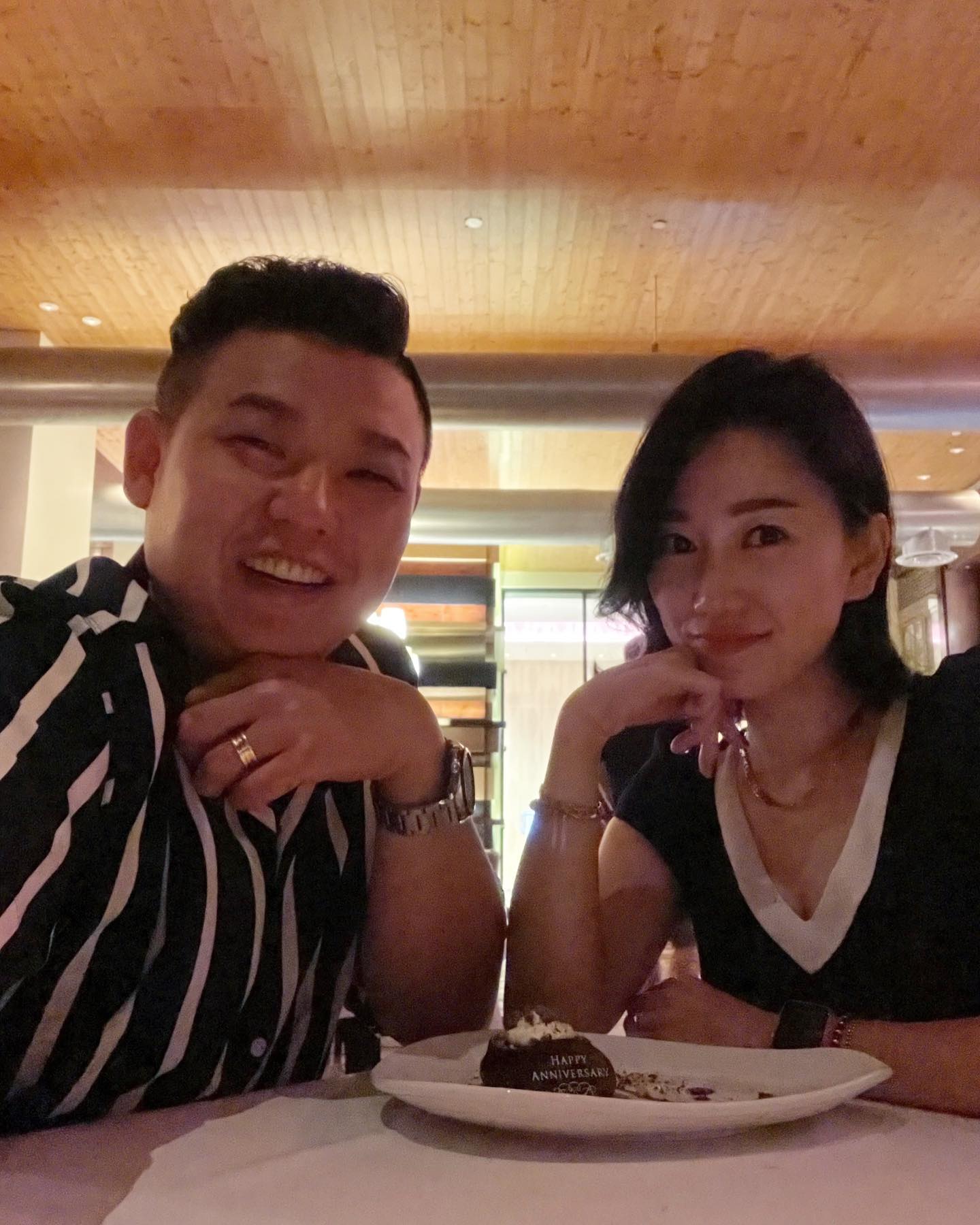 __
__ 결혼기념일이라고
__ 늘 풀부킹인 알프레도를 미리 예약해둔
__ 여보야 고생많았고 너무 좋았다 정말❤️
__ 매년 오자
__ 엄성준 화이팅❣️😂🤣𐌅𐨛𐌅
