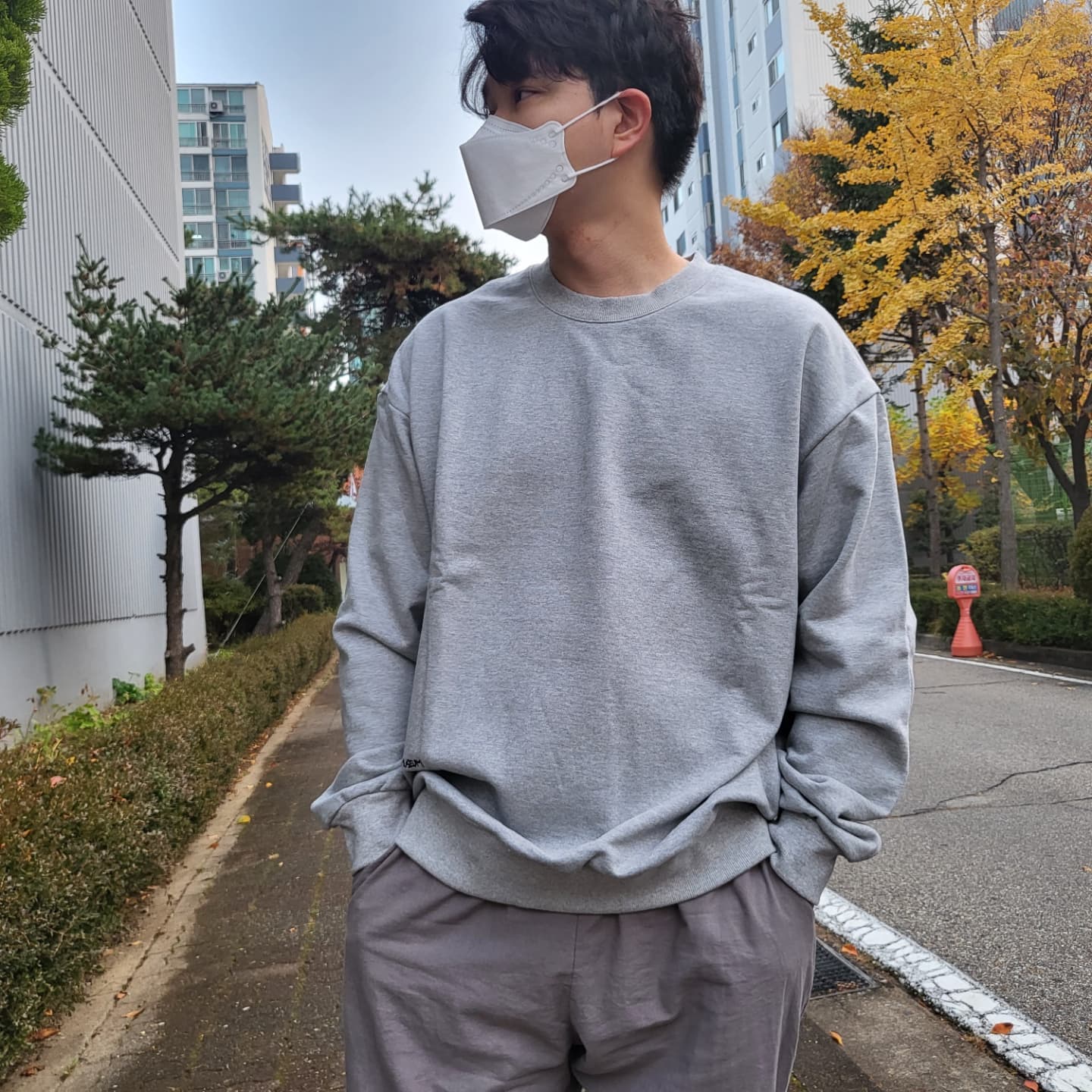 #디자이너브랜드 #맨투맨 #덴시티 #맨투맨덴시티 #BACKSTITCHSWEATSHIRTS #맨투맨셔츠 #가을맨투맨 #가을데일리룩 #남자맨투맨 #여자맨투맨 #커플맨투맨
#좋아요 #followforfollowback #like4likes #likeforlikes #좋아요그램 #협찬 #옷스타그램
