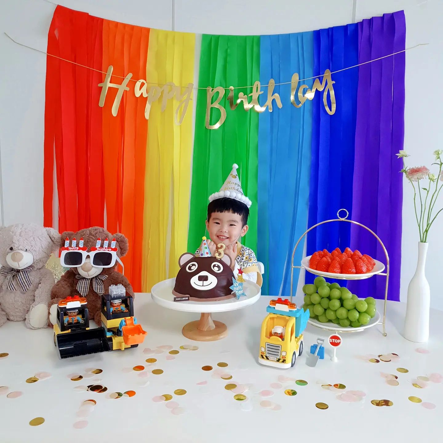 #hbd
우리아들 생일축하해❤🧡💛💚💙💜

너가 좋아하는거 한가득

몇일전부터 케이크 머꼬시퍼!!
노래를 부르더니 드디어 소원푸는 날😍

울아들 세상에서.제일.사랑해😘

#세돌생일 
#한달뒤한살더먹는거실화냐 
#36개월아기
#생일축하해요 
#생일선물은
#매일노래부르던
#뽀로로변신소방차