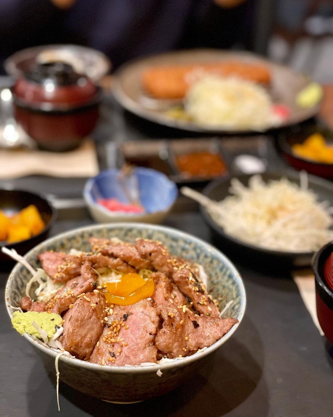 ʜᴀɴᴀ ♥ on Instagram: “#협찬 규카츠를 안먹어봤다는 오빠를 위해 #대구규카츠맛집 찾다 앞산으로 고고🤪 #앞산핫플 답게 이미 만석이더라구요...? 운 좋게 한 자리가 바로 나서 웨이팅 없